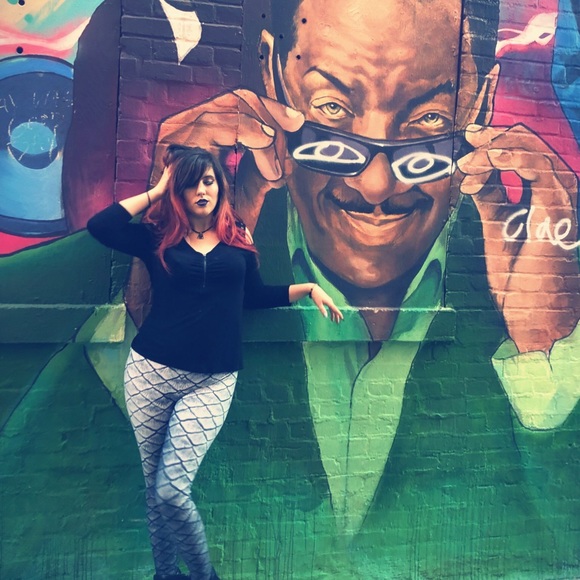 Meet your Posher, Shannon - Picture 2 of 3